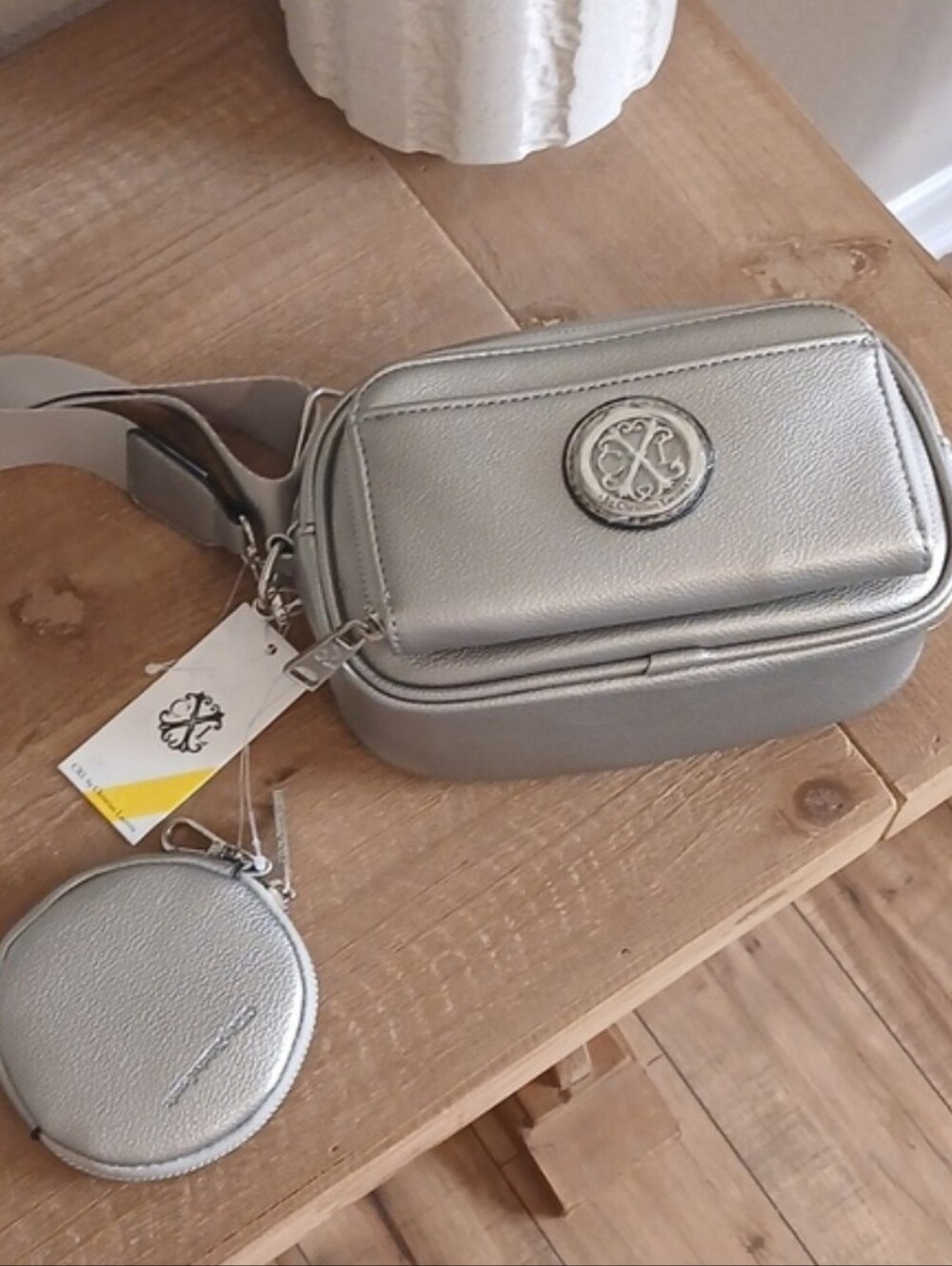 New Christian Lacroix Silver Pewter Faux Leather Crossbody Camera Bag With Pouch - Picture 8 of 16